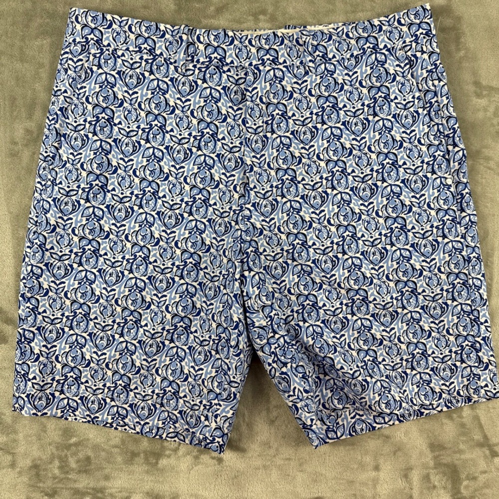 RLX Ralph Lauren Mens Blue White Fish Damask Classic Fit Golf Shorts Size 33